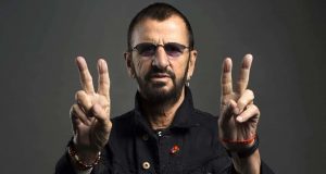 “Here’s To The Nights”, Ringo Starr (e um time de lendas)